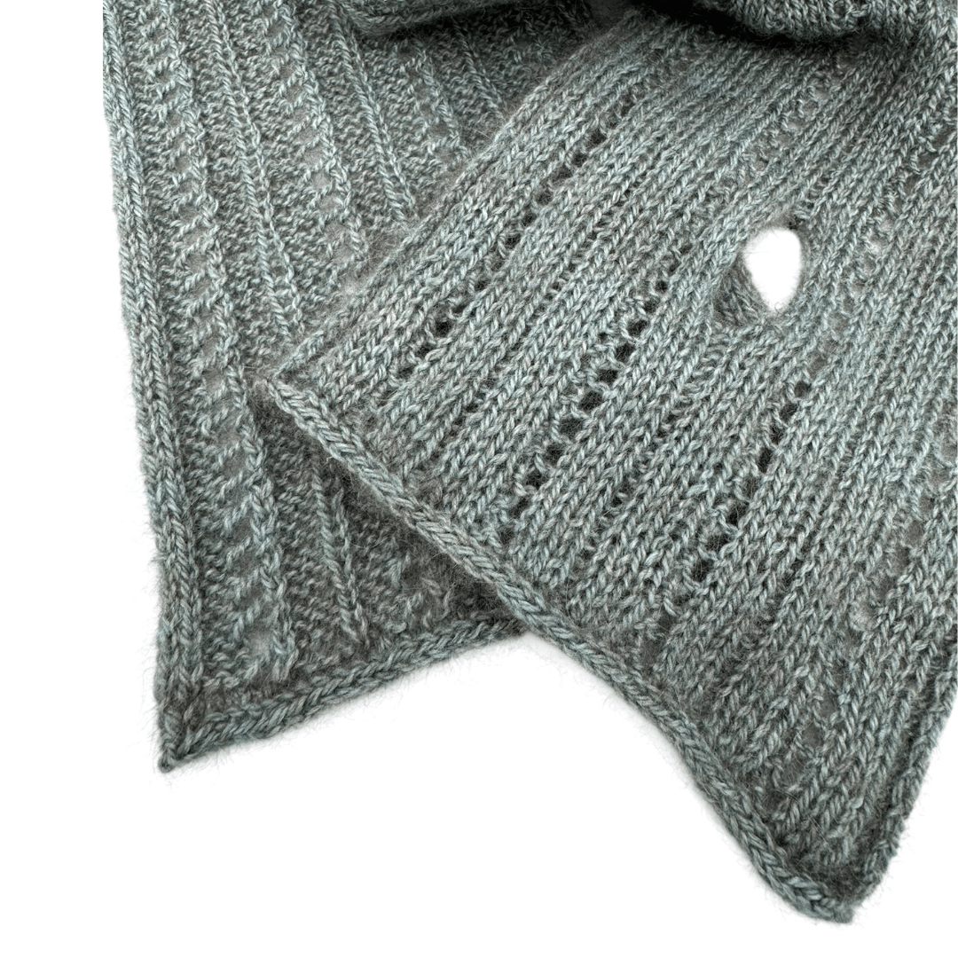 NEW *Cozy Scarf with Keyhole