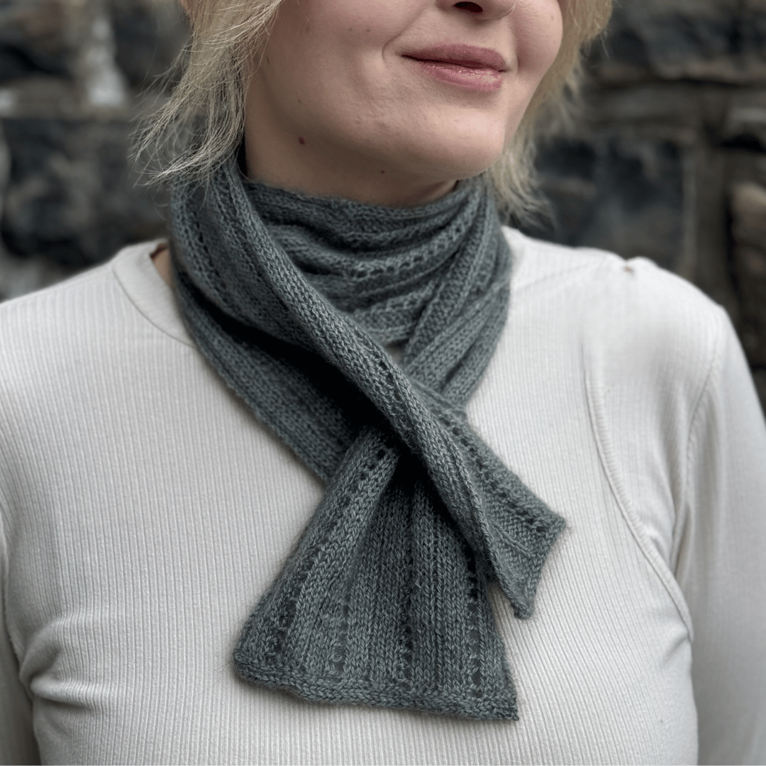 NEW *Cozy Scarf with Keyhole